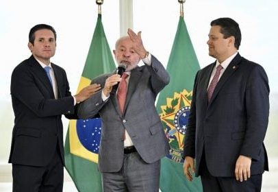 Governo pressiona Congresso por solução fiscal diante da crise do IOF