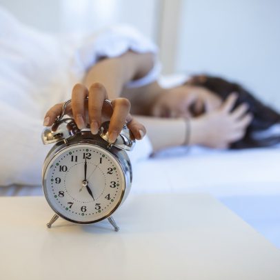 Mulheres necessitam de mais horas de sono do que homens, revela estudo científico