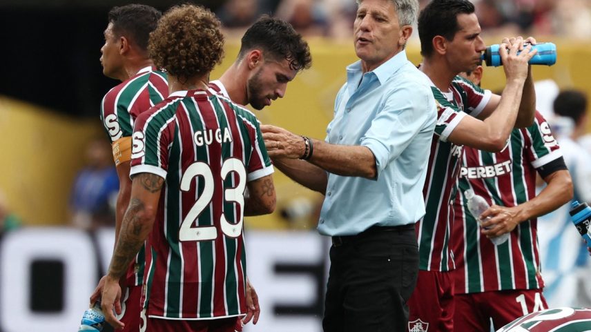 Renato Gaúcho mudou escalação do time titular para segunda rodada da Copa do Mundo de Clubes (Foto: FRANCK FIFE / AFP)