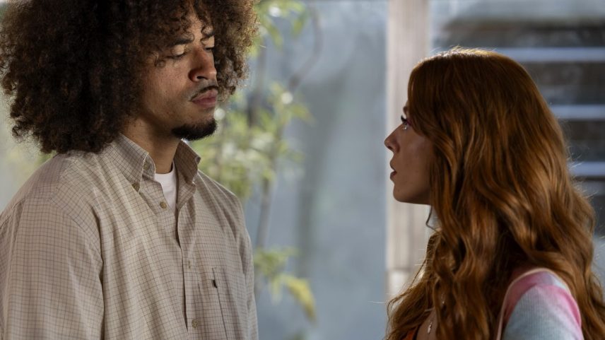 Ryan (L7nnon) e Kami (Giovanna Lancellotti) — Foto: Manoella Mello / Globo