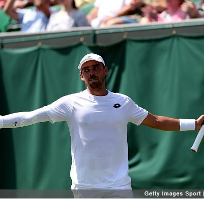 Medvedev é eliminado na estreia enquanto Tsitsipas desiste e Lehecka avança