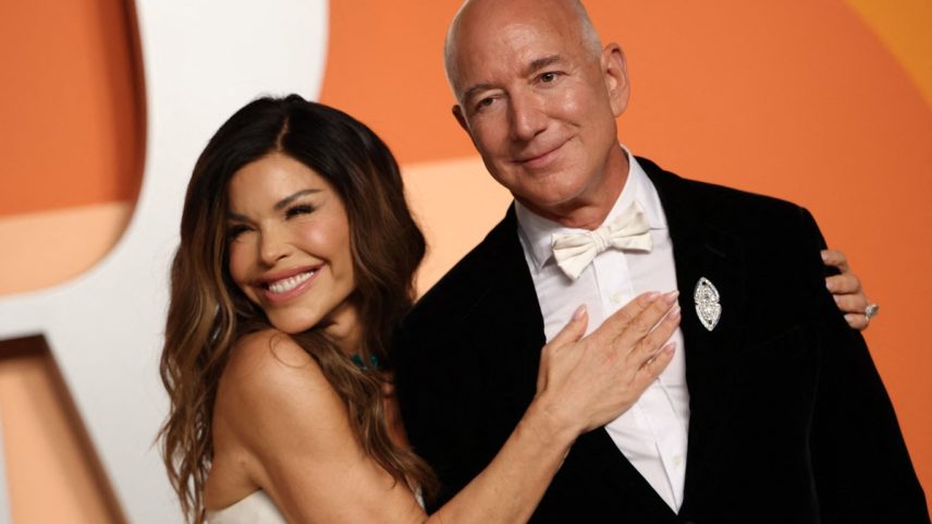 Jeff Bezos e Lauren Sanchez na festa do Oscar (Foto: Michael Tran / AFP)