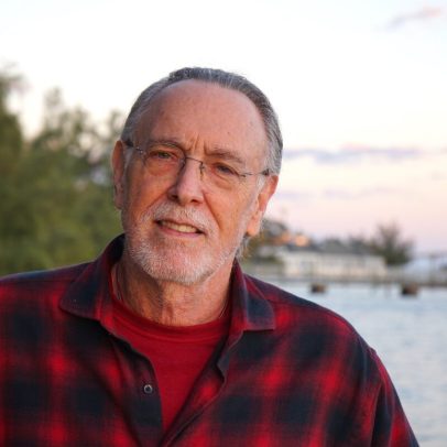 Krishna Das inicia turnê pelo Brasil com shows e workshops em diversas cidades