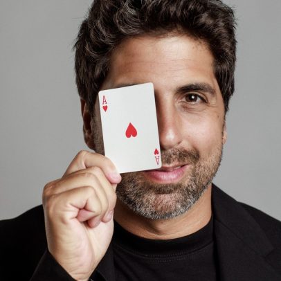 Gabriel Louchard apresenta nova temporada de mágicas na Cidade das Artes