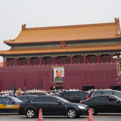 Venda de pacotes para a China dispara 430% após isenção de visto para brasileiros