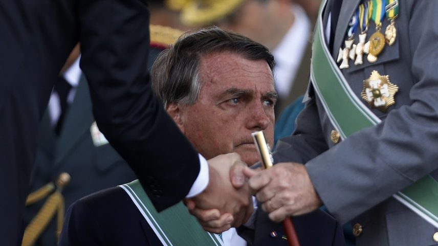Generais consideram que Bolsonaro contaminou a imagem do Exército que vinha sendo reconstruída, após o fim da ditadura militar (Foto: Reprodução)