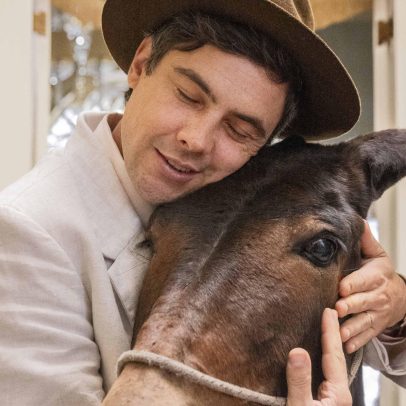 Novela 'Êta Mundo Melhor!' inova com IA para animar cenários e personagens animais