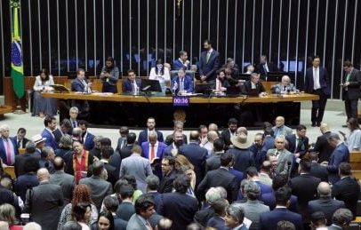Bolsonaristas tentam nova estratégia para restringir aborto legal no Brasil