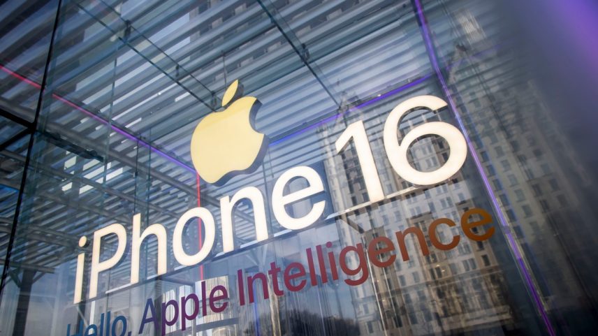 Apple Intelligence dependeria mais fortemente de tecnologia externa de acordo com um plano que está sendo considerado pela empresa (Foto: Bloomberg)