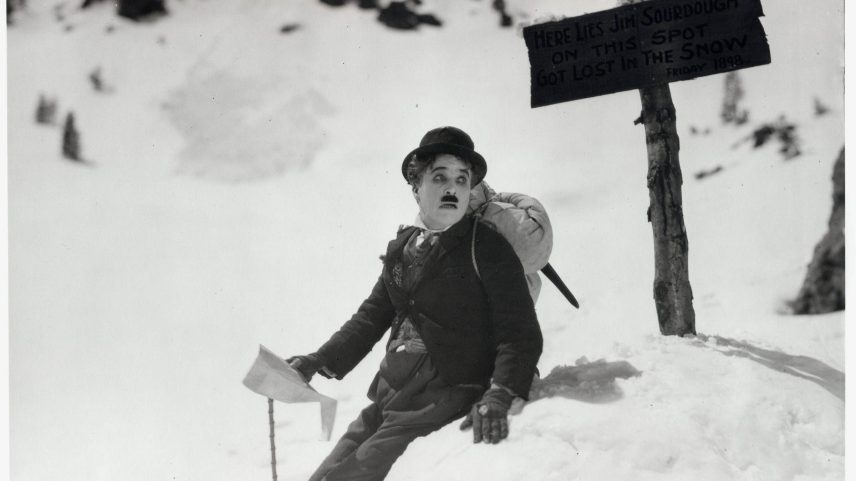 Charlie Chaplin em cena do filme 'Em Busca do Ouro', de 1925 (Foto: Divulgação)