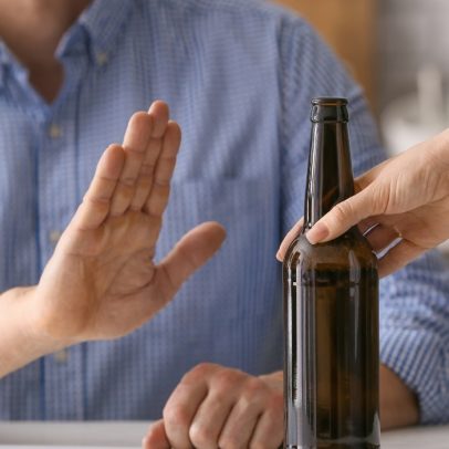 Cientistas identificam mecanismo no cérebro que pode ajudar a tratar alcoolismo