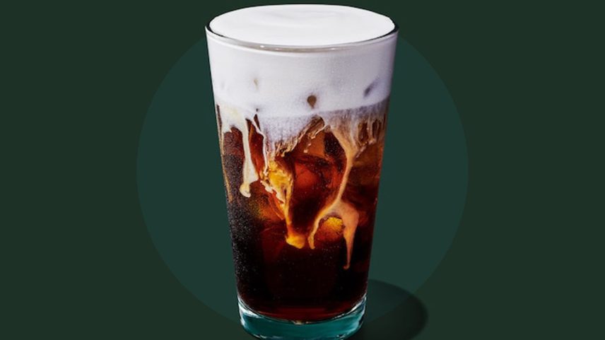 Starbucks está testando um cold foam de banana com alto teor de proteína (foto). (Foto: Food & Wine / Starbucks)