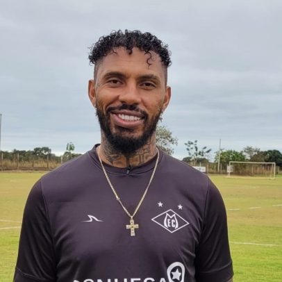 Zagueiro ex-São Paulo e Grêmio retorna ao futebol após dois anos de suspensão