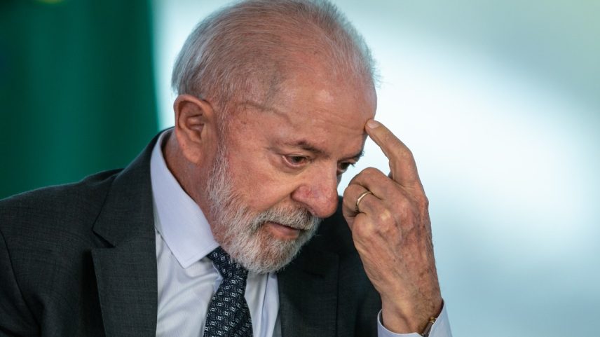 Lula em cerimônia no Palácio do Planalto: avaliação do governo atingiu pior marca (Foto: Brenno Carvalho/Agência O Globo)