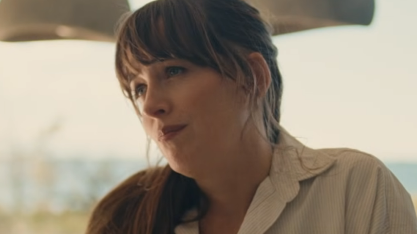 Dakota Johnson estrela trailer de Splitville, sobre relações abertas (Foto: Reprodução)
