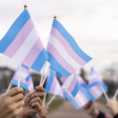 Mais da metade dos projetos de lei sobre pessoas trans visam ampliar direitos