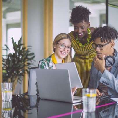 Dicas de especialistas ajudam jovens a conquistar o primeiro emprego com sucesso
