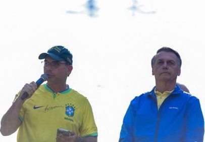 Bolsonaro solicita apoio de Lula para anistia a golpistas no tribunal