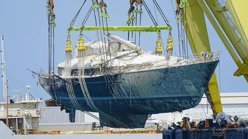 Iate superluxuoso britânico submerso é resgatado do fundo do mar (Foto: PA Media)