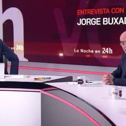 Buxadé presenteia Xabier Fortes com itens do Vox e leva réplica de aúpa