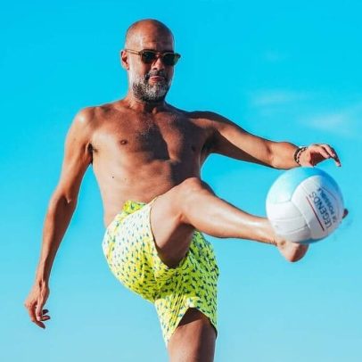 Manchester City troca treino em campo por diversão na praia da Flórida