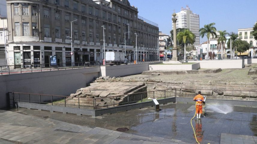 Cais do Valongo, no Rio de Janeiro, a mais importante evidência física associada à chegada de africanos escravizados ao continente (Foto: José Lucena/Thenews2/Folhapress)