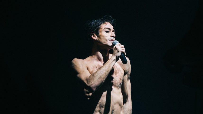 Jesuíta Barbosa interpreta Ney Matogrosso na cinebiografia do cantor (Foto: Divulgação)