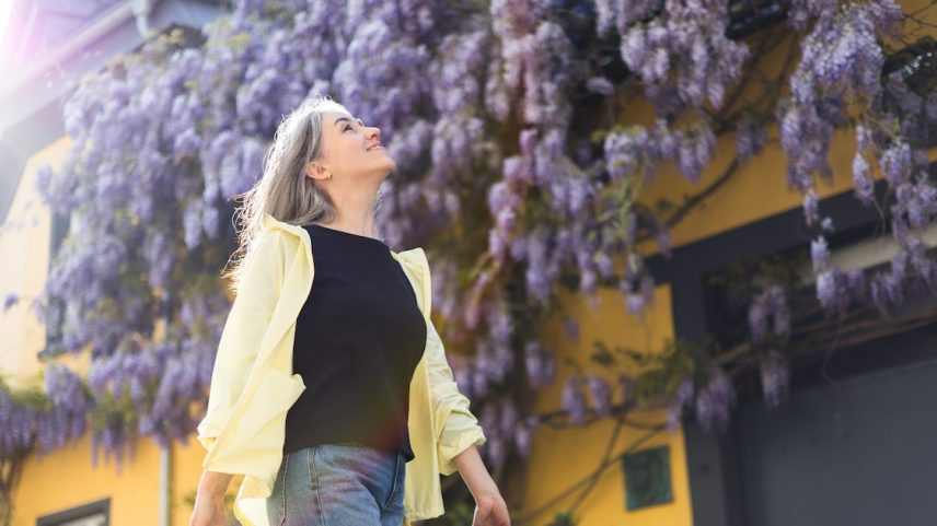 Mindfulness é a prática de focar no momento presente, prestando atenção, por exemplo, em paisagens que você encontra ao longo de um trajeto (Foto: Marina April/Adobe Stock)