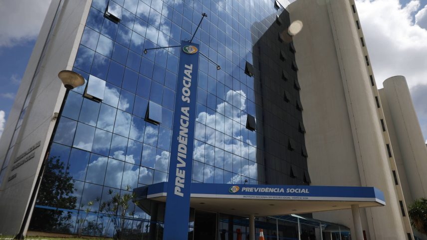 Fachada da sede do INSS em Brasília (Foto: Pedro Ladeira - 23.abr.25/Folhapress)