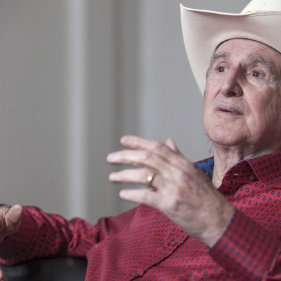 Sérgio Reis completa 85 anos e revela que parou de beber e perdeu celular com Moraes
