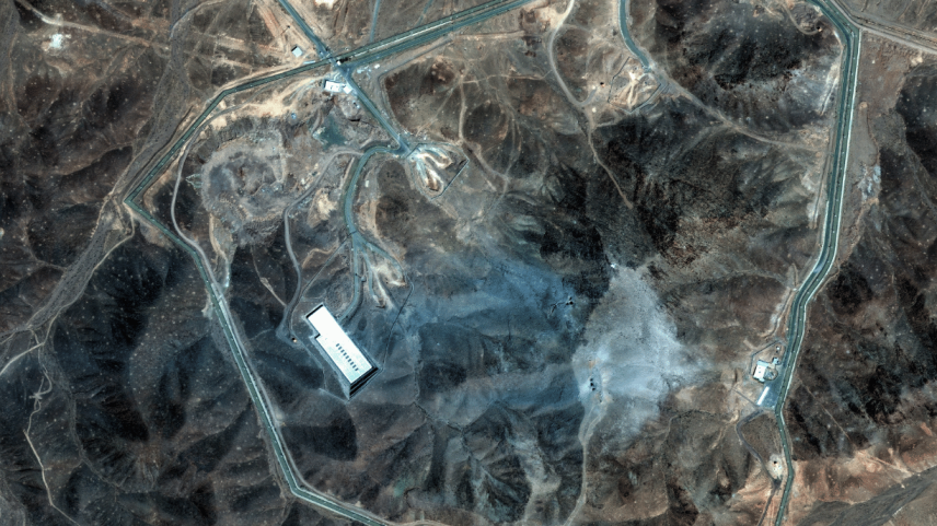 Imagem de satélite mostra região de Fordow, no Irã, depois de bombardeio dos EUA à instalação nuclear subterrânea (Foto: Maxar Technologies/Handout via Reuters)