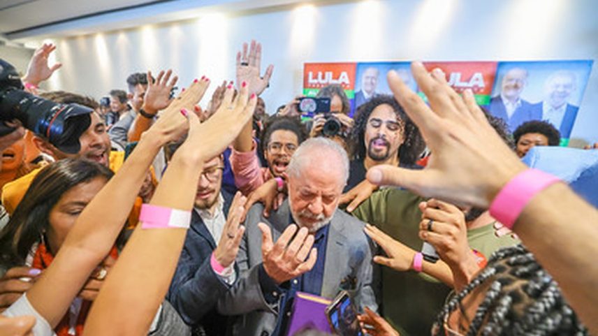 Lula em evento com evangélicos onde entregou carta com compromissos aos religiosos em São Paulo (Foto: Ricardo Stuckert)