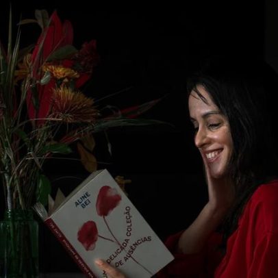Aline Bei revela liberdade ao começar a escrever poesia