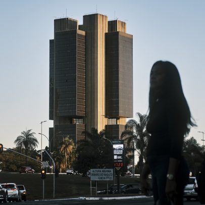 Juros permanecem altos por tempo prolongado, alerta ata do comitê econômico
