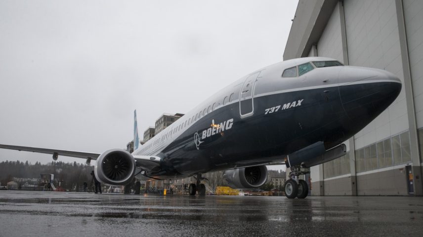 Parentes de vítimas de acidentes passaram anos lutando por penalidades mais severas para a Boeing após dois acidentes fatais com seu jato 737 Max em 2018 e 2019 (Foto: Stephen Brashear/Getty Images via Bloomberg)