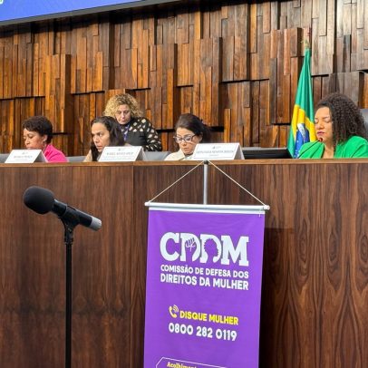 Mães enfrentam desafios no atendimento a crianças neurodivergentes em escolas e hospitais