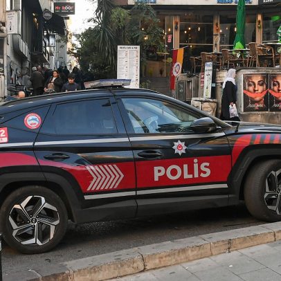 Polícia turca prende quatro cartunistas após charge do profeta Maomé gerar protestos