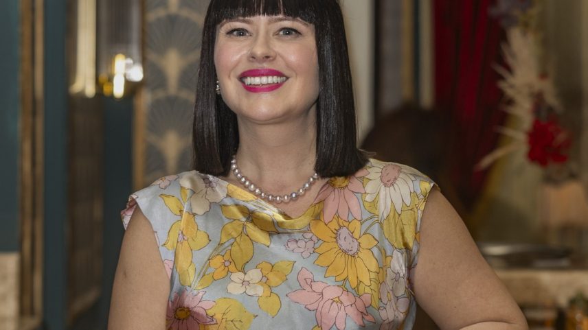 Mariana Bridi como Mirtes em 'Êta mundo melhor!' (Foto: Léo Rosário/Globo)