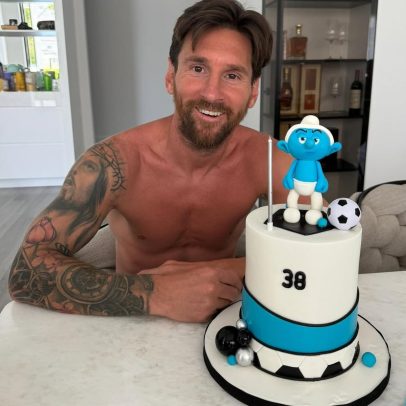 Messi celebra 38 anos com bolo temático dos 'Smurfs' em festa especial