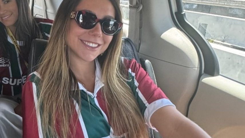 Carolina Portaluppi escolheu camisa que homenageia o Gol de Barriga de Renato Gaúcho, que completa 30 anos nesta data (Foto: Reprodução da internet)