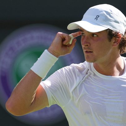 Brasileiras brilham em dia quente de Wimbledon e Alcaraz passa por susto