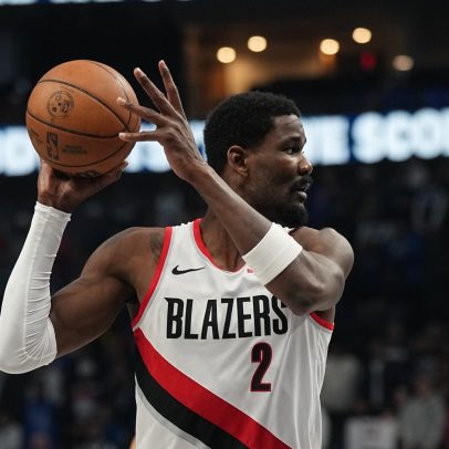 Deandre Ayton encerra acordo com Trail Blazers e se torna agente livre