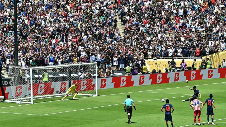 Mais de 80 mil pessoas assistiram a goleada do PSG contra o Atlético de Madrid (Foto: Frederic J. Brown / AFP)