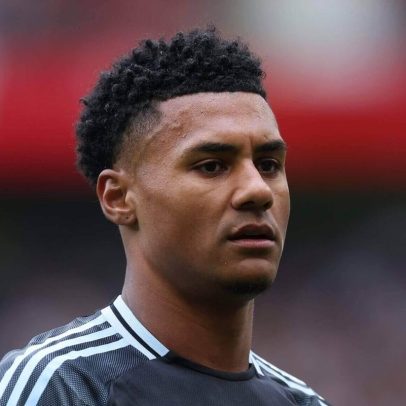Ollie Watkins entra na lista de possíveis substitutos para atacante do Manchester United