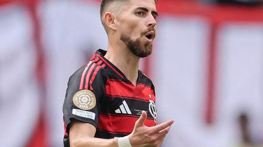 Jorginho comemora gol marcado pelo Flamengo contra o Bayern de Munique no Mundial (Foto: MICHAEL REAVES/Getty Images via AFP)
