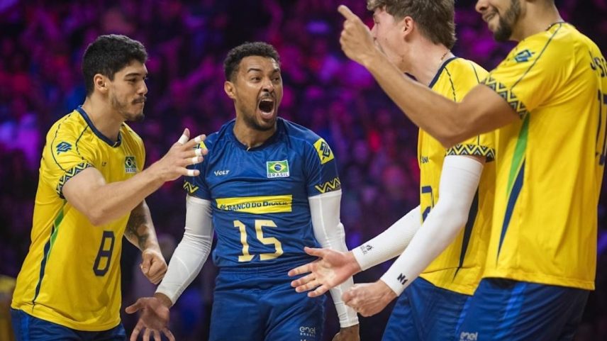 Brasileiros celebram ponto contra a Itália em duelo na Liga das Nações (Foto: Volleyball World)