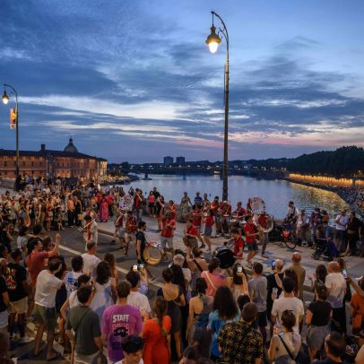 Quase 150 pessoas são agredidas com agulhas em festival de música na França