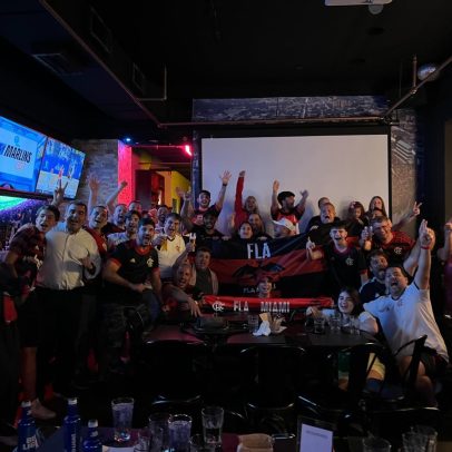 Torcida do Flamengo se une nos EUA e revive emoções do Maracanã no Mundial