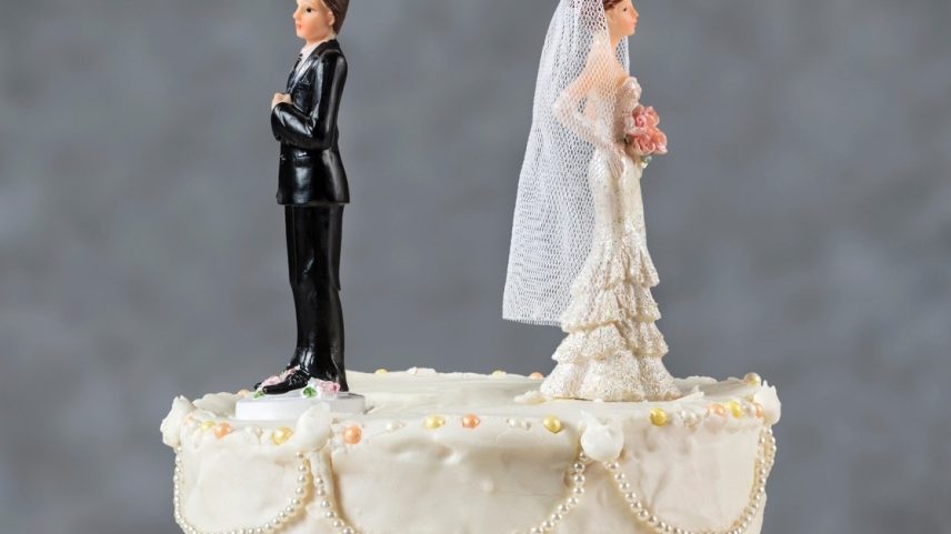 Lei atual prevê que apenas os filhos tenham direito à pensão; contudo, mudança quer que mais familiares entrem na conta (Foto: iStock)