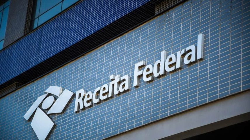 Receita federal — Foto: Crédito editorial: SERGIO V S RANGEL / Shutterstock